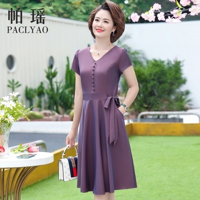 妈妈夏装2020新款连衣裙中老年女装四五十岁妇女人穿的长裙子纯色