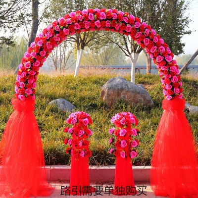 婚礼花环门图片