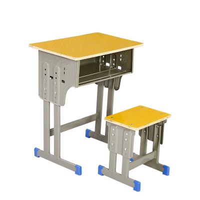 学生简易课桌椅图片