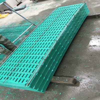 模具漏粪板母猪用猪栏漏缝板保育床模具板网格塑料家禽模板1.5米