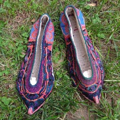      36码微松水族绣花鞋尖头满绣