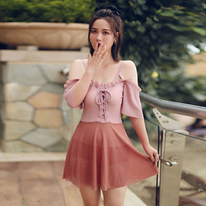 微胖妹妹大码泳衣女连体三角胖mm200斤遮肚显瘦性感一字肩温泉新