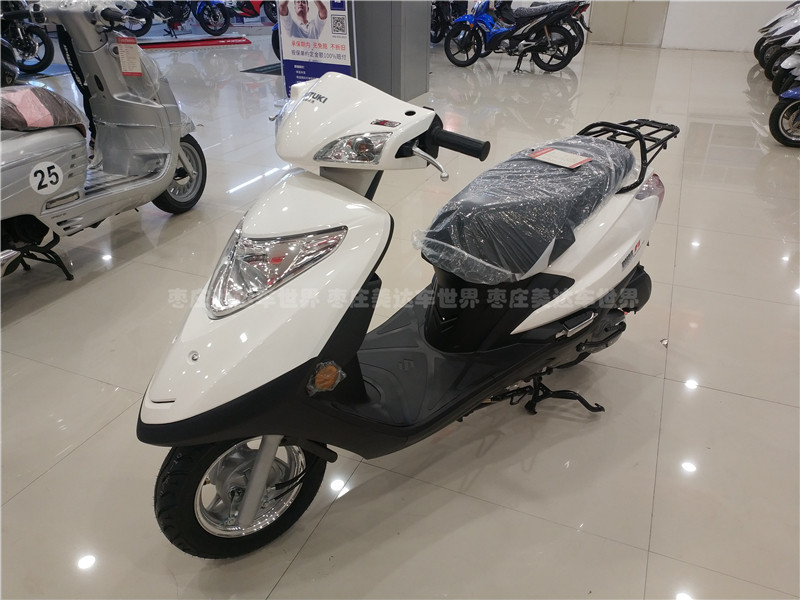 轻骑铃木瑞梦qs125t摩托车带尾箱护杠碟刹双启动国四电喷通勤车