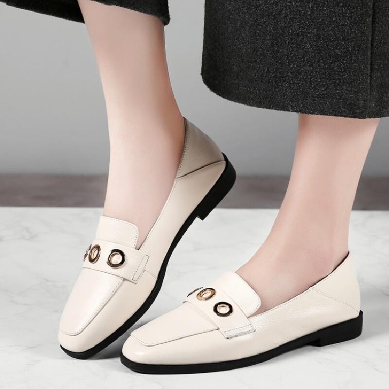 女士黑色皮鞋平跟