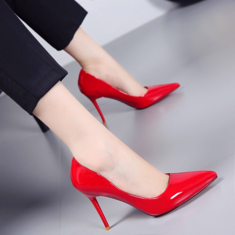 韩版2018春秋新款时尚漆皮大红色婚鞋女性感浅口尖头细跟高跟鞋