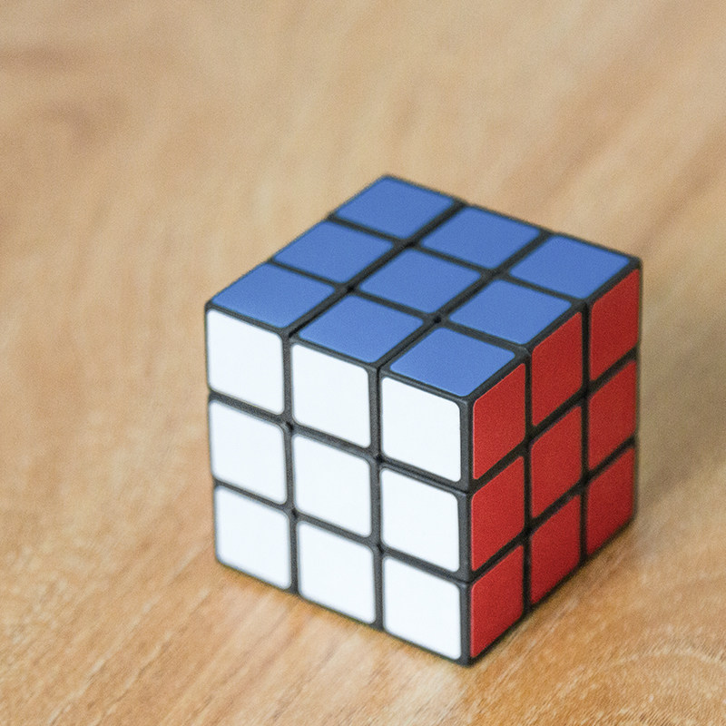 初学者三阶魔方学生顺滑速拧成人比赛专用儿童开发智力益智玩具