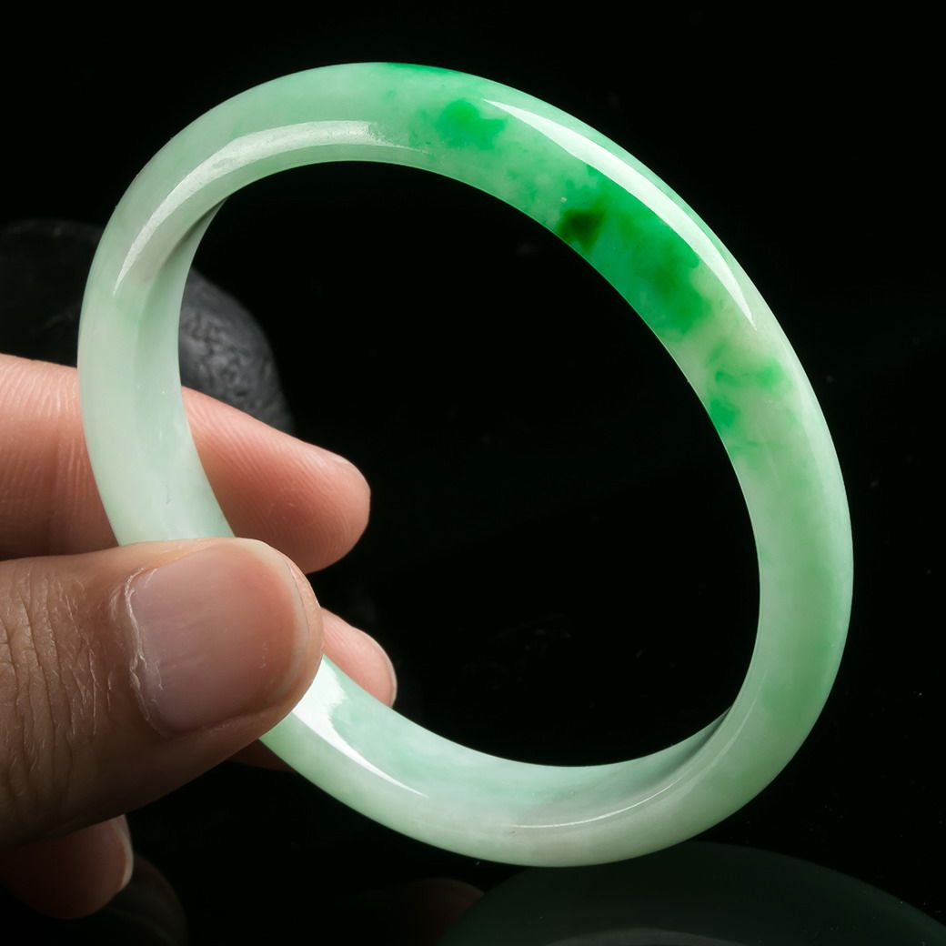 冰糯种翡翠a货飘阳绿贵妃手镯(长边53.41圈口) 26.08克