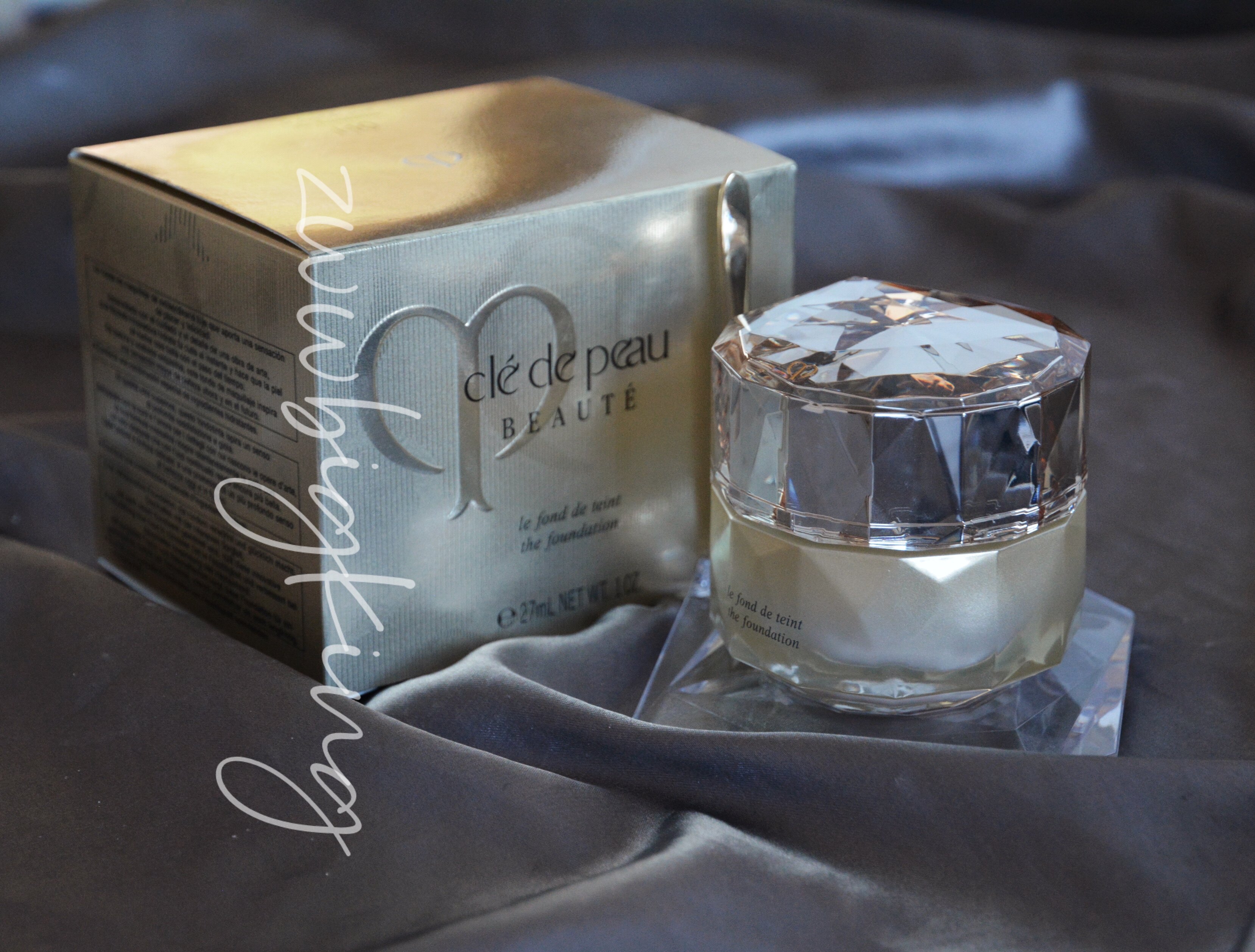 cpb粉底膏肌肤之钥钻光气垫粉霜遮瑕粉膏持久不脱妆带粉扑12g已售12