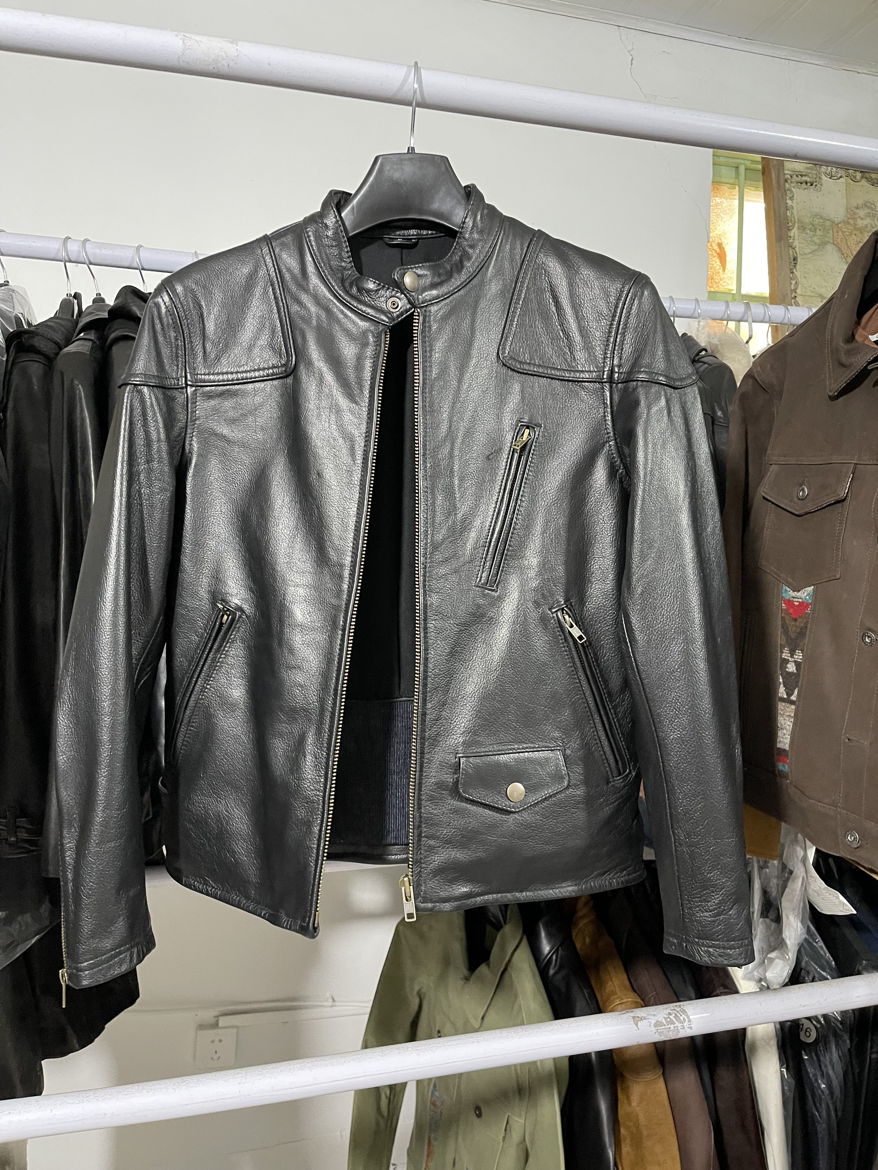 毒液皮夹克复古做旧进口纯牛皮立领机车服短款修身真皮皮衣男外套