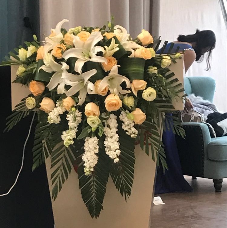 包邮上海鲜花速递桌花讲台花婚礼会议宴会签到台商务用花实体花店
