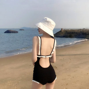 游泳衣女2022年新款夏泡温泉2021性感比基尼小胸海边遮肚显瘦保守