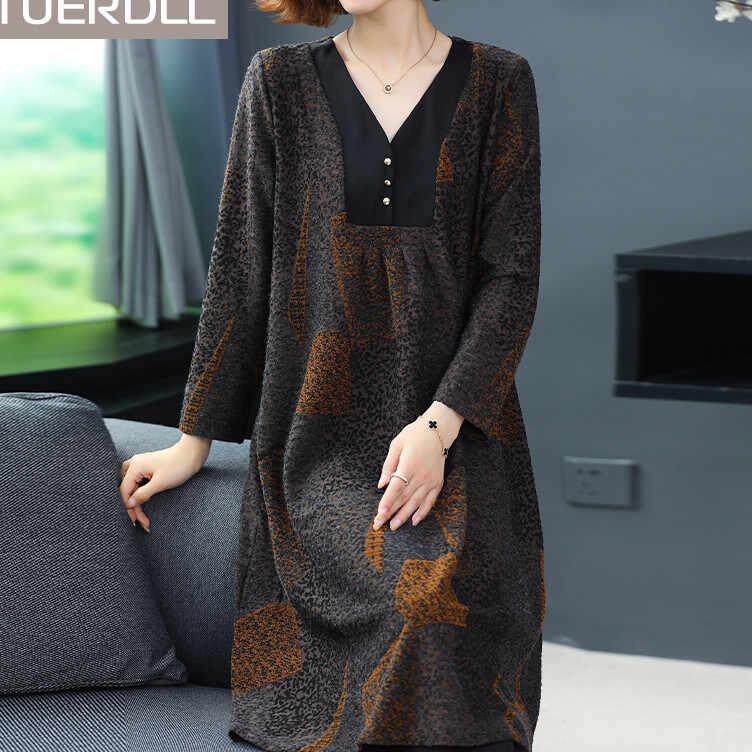 胖妈妈秋装连衣裙中老年高贵加肥加大码中年妇女50岁过膝裙子春秋