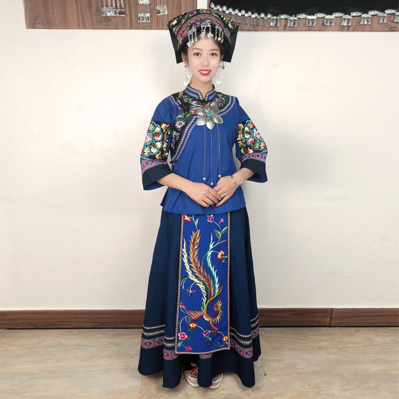 定制中国民族风苗服日常穿搭少数民族服装女云南刺绣苗族服饰包邮