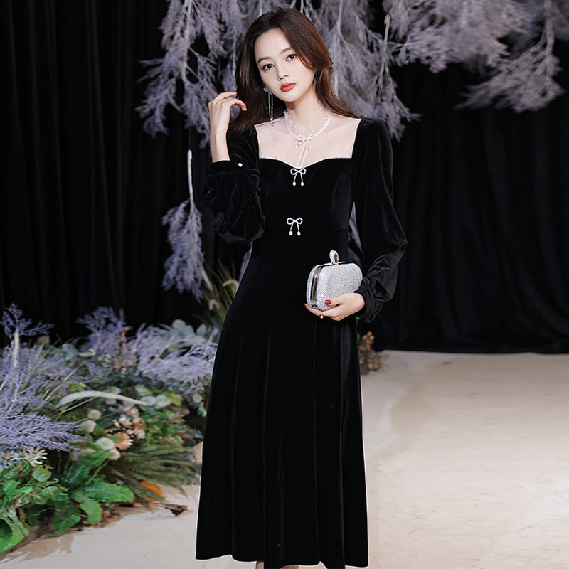 洋装小晚礼服女冬2021新款高端气质黑色丝绒宴会年会连衣裙设计感