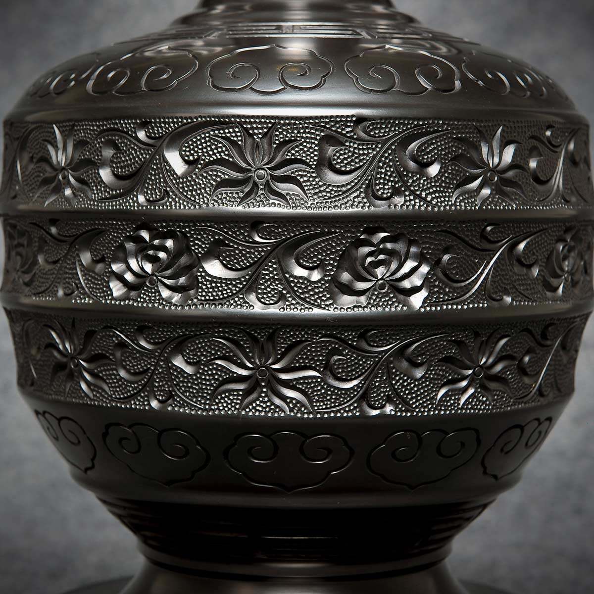 中国黑陶工艺美术大师 刘德功 手工雕刻作品《双耳陶双耳》