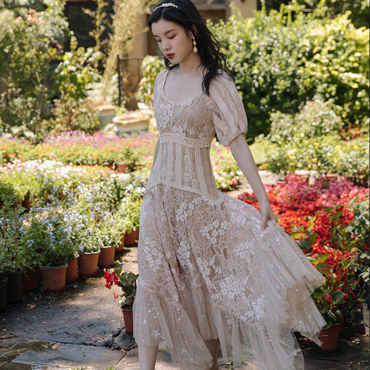 夏法式复古宫廷温柔风拼接蕾丝连衣裙收腰显瘦设计感小众仙气裙子