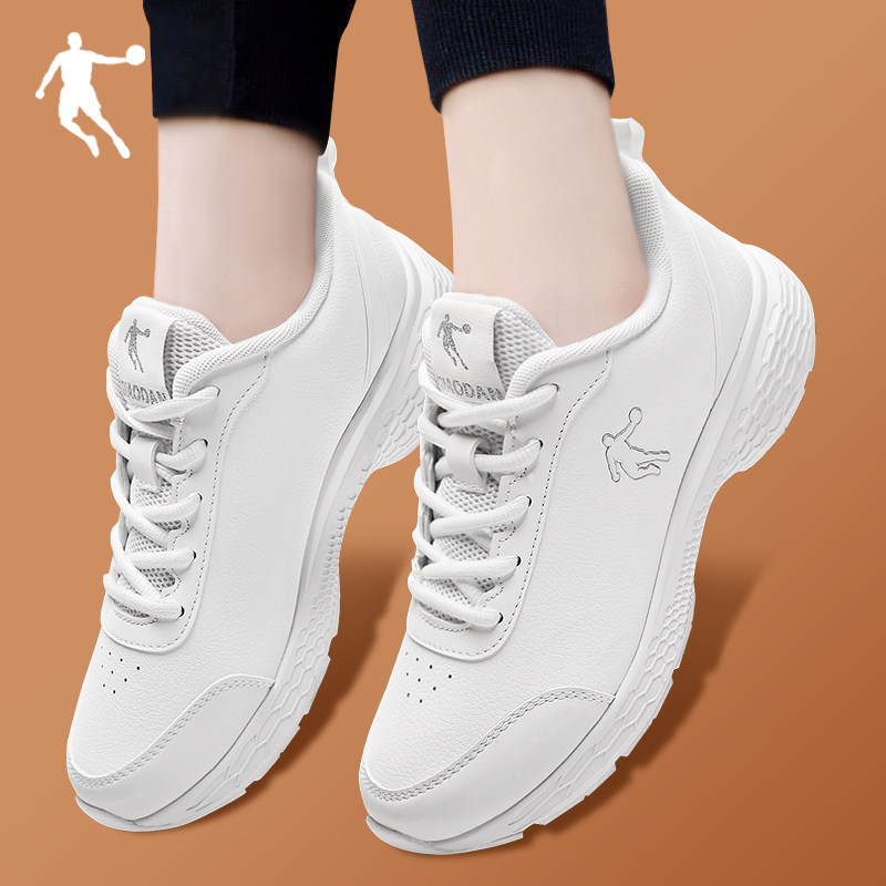 乔丹女鞋冬季运动鞋女皮面2022新款休闲鞋子官方旗舰店正品跑步鞋