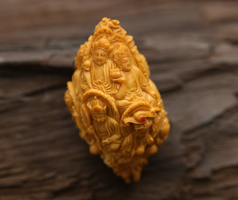 2.4核雕陈健作品《如来》