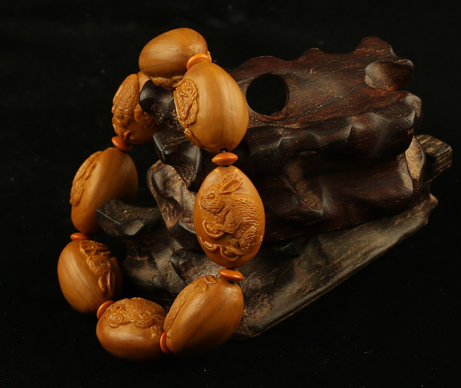 核雕作品《生肖兔》春毅核坊臻品收藏