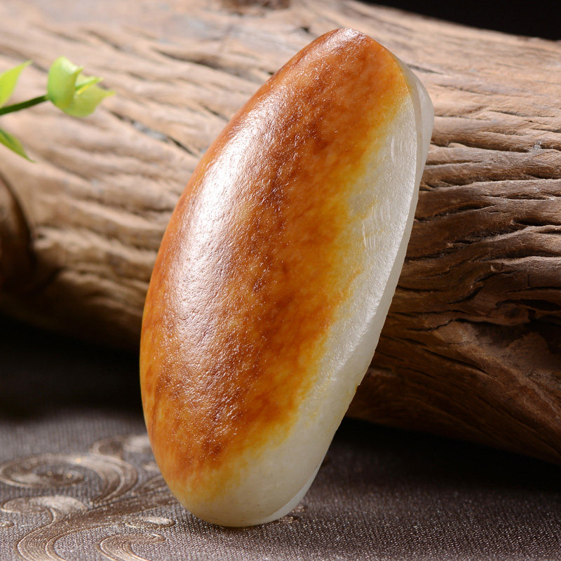 【驻红却白】和田玉绝美红皮皮带扣 86.86克