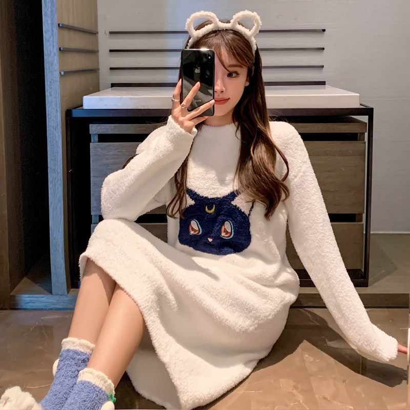 露娜软绵绵睡裙女冬珊瑚绒网红爆款甜美可爱美少女春秋睡衣中长裙