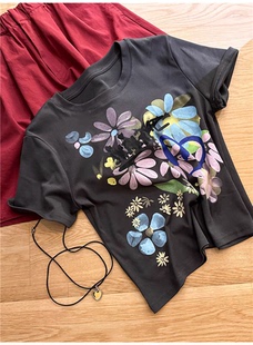 美式复古花朵涂鸦印花短款t恤女夏季新款设计感小众修身显瘦上衣
