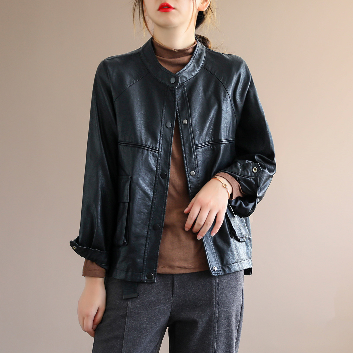 代勒秋季新款休闲宽松皮衣女士复古百搭显瘦圆领pu皮工装夹克外套