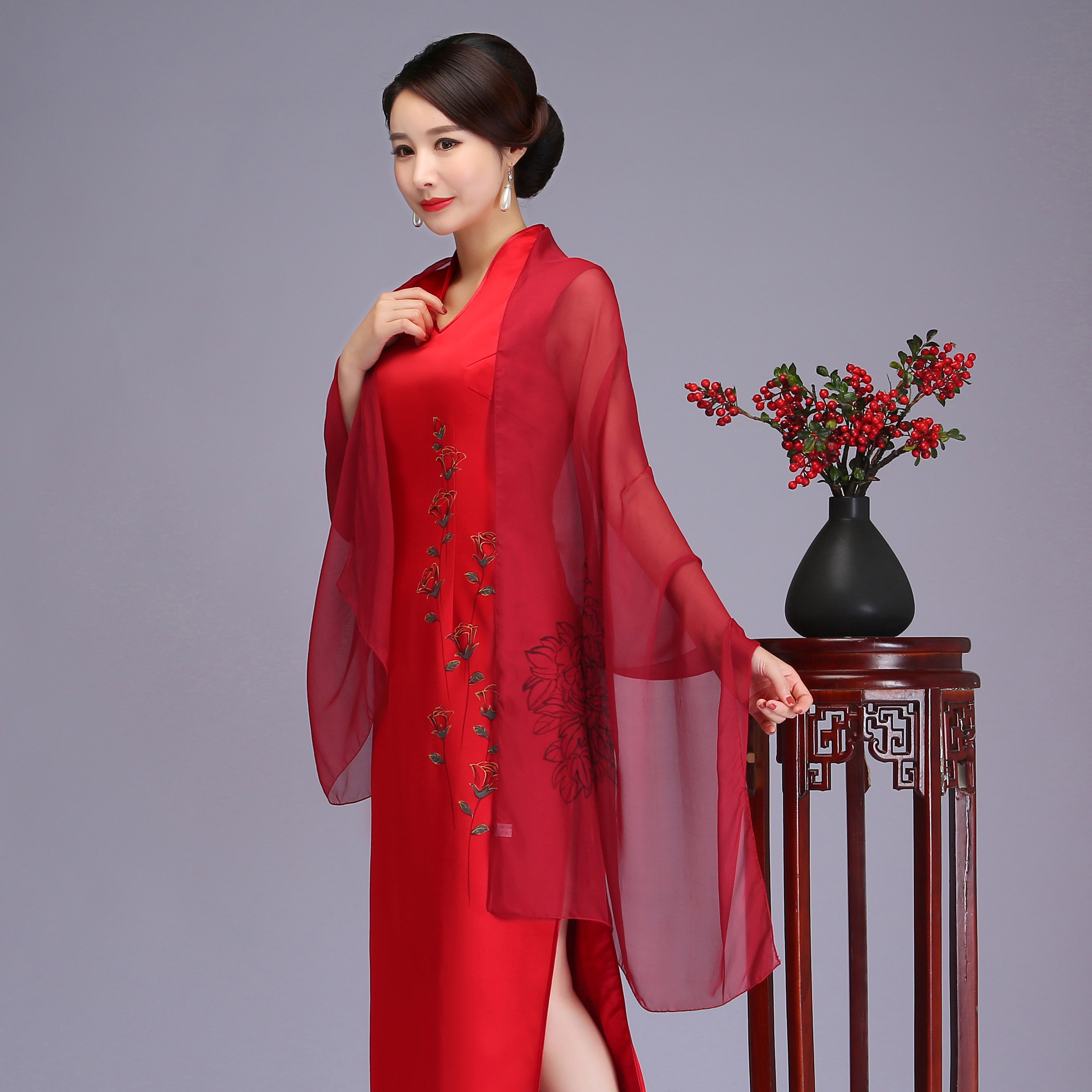 2021新款枣红色手绘牡丹花婚礼婚宴真丝桑蚕丝夏季薄款旗袍披肩女