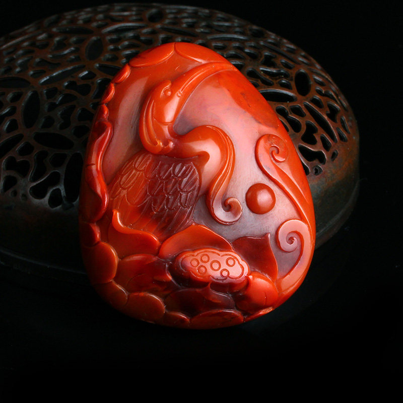 39.02g 苏工建忠南红玛瑙柿子红满肉鹤鸣九皋挂件0790
