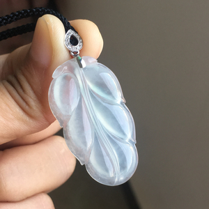 翡翠a货18k金镶嵌冰种起光浅绿底饱满叶子金枝玉叶女士玉吊坠0169