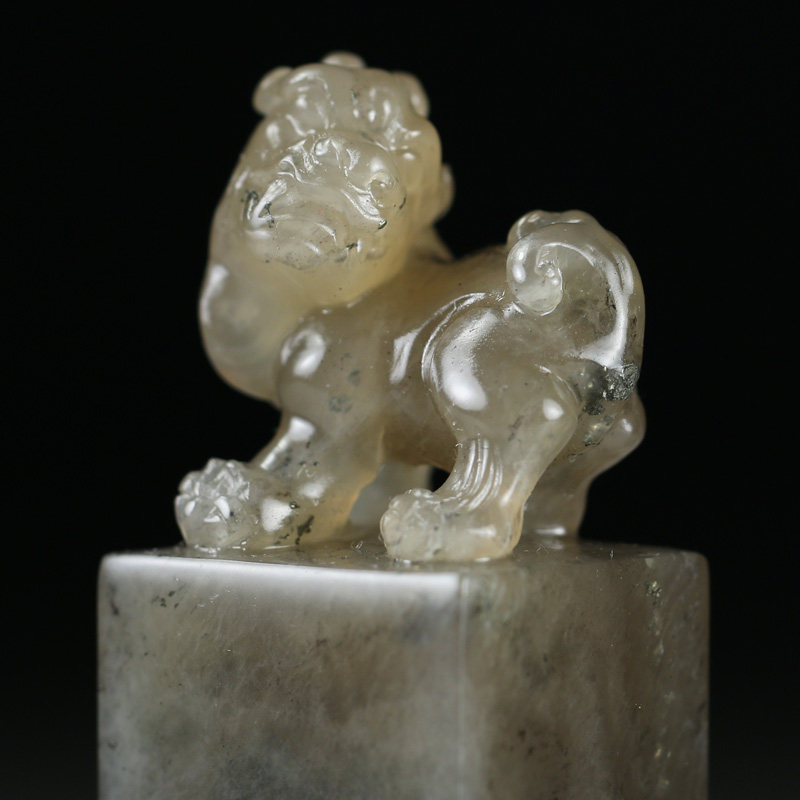 寿山坑头牛角冻石 精雕瑞兽呈祥印章