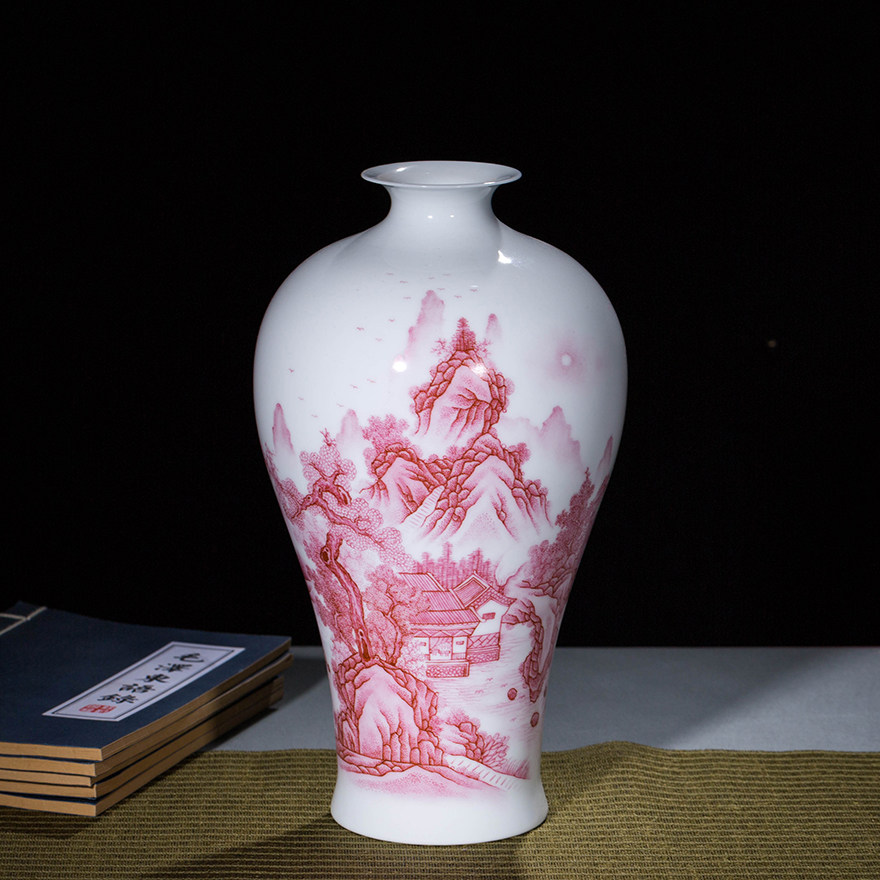 玛瑙红山水梅瓶 江西省工艺美术师作品