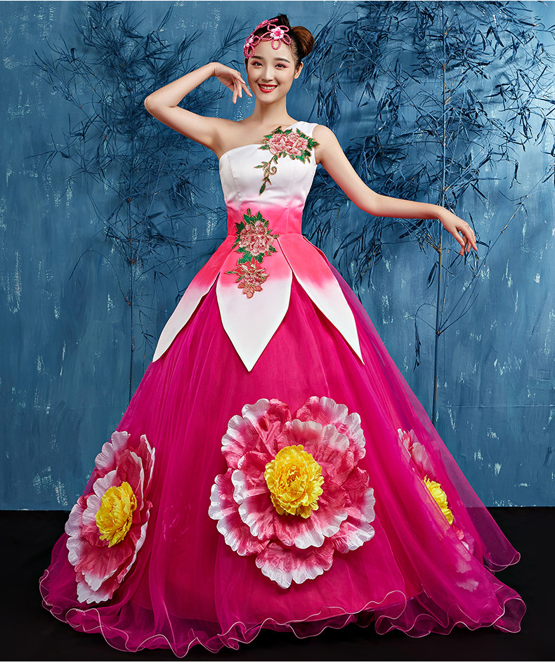 首页 痛风淘宝      新款现代舞蹈演出服舞台服装大合唱服开场舞大摆