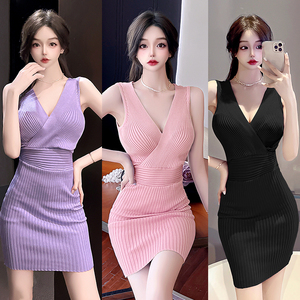 Cross celebrity sleeveless sexy deep V-neck slim knit buttock dress