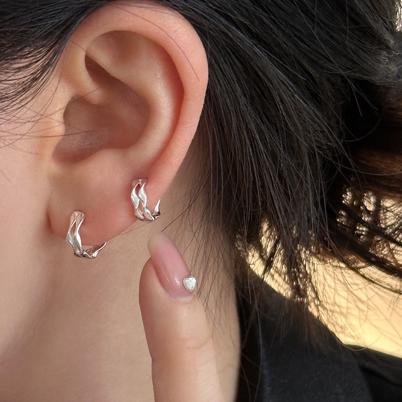 S925纯银素圈耳环女小众设计高级感耳钉养耳洞耳骨环2024新款耳饰