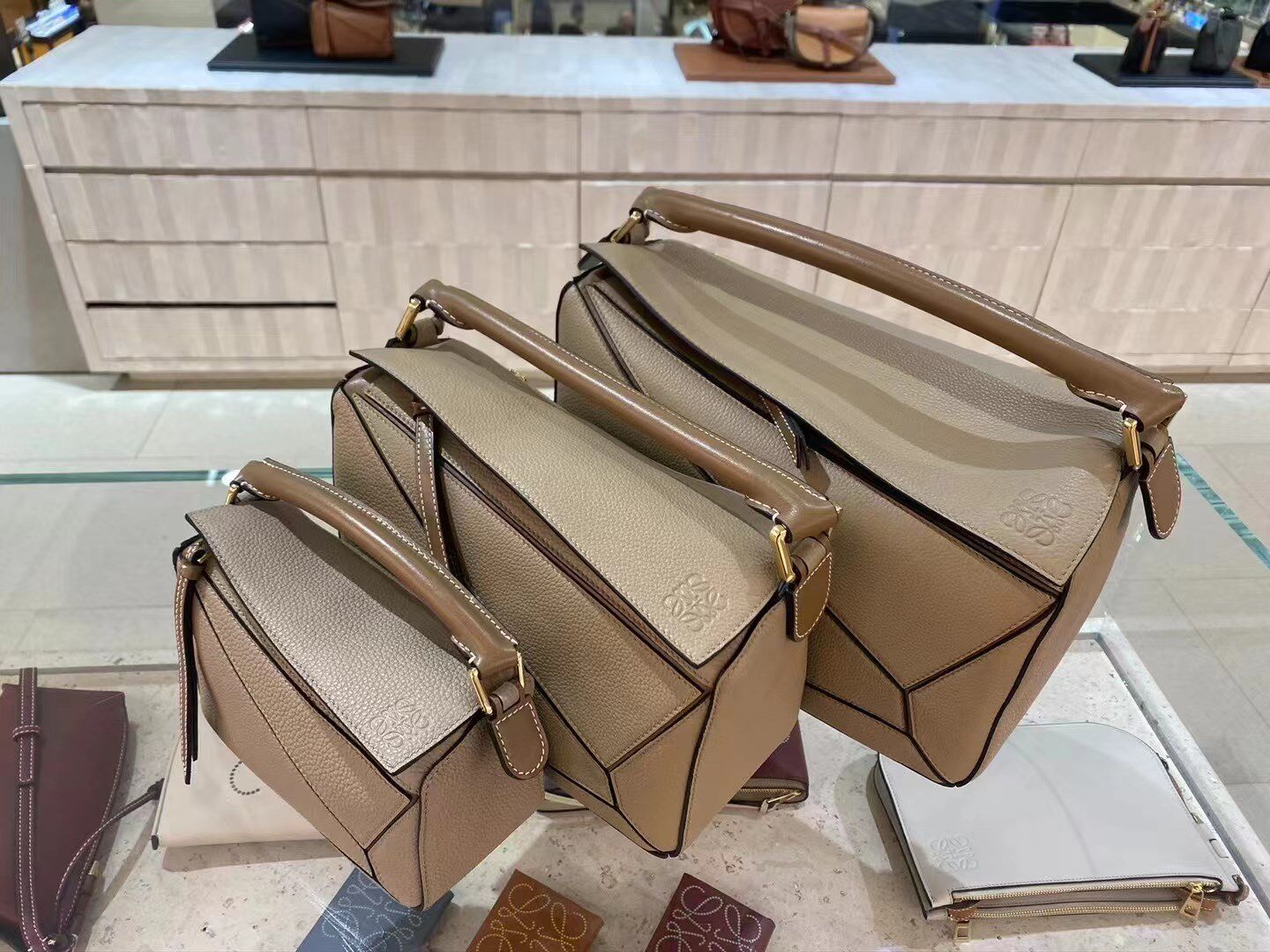 loewe/罗意威 mini puzzle迷你几何包 老款沙色单肩斜挎包女包