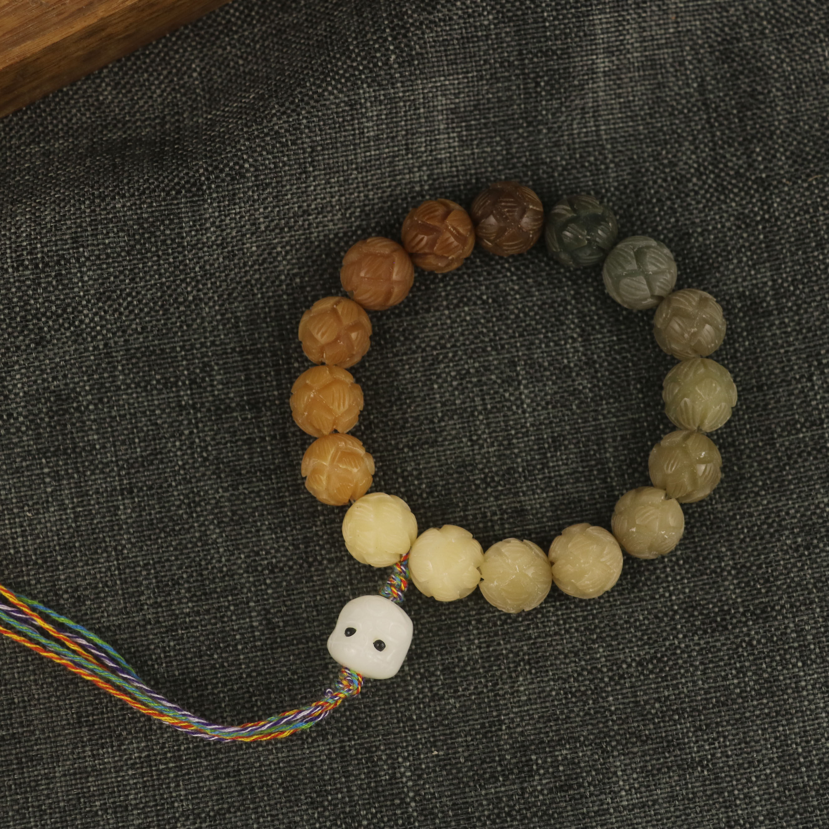 天然菩提根雕刻莲花渐变色阿呆手串男女款手链多宝菩提子雕刻饰品