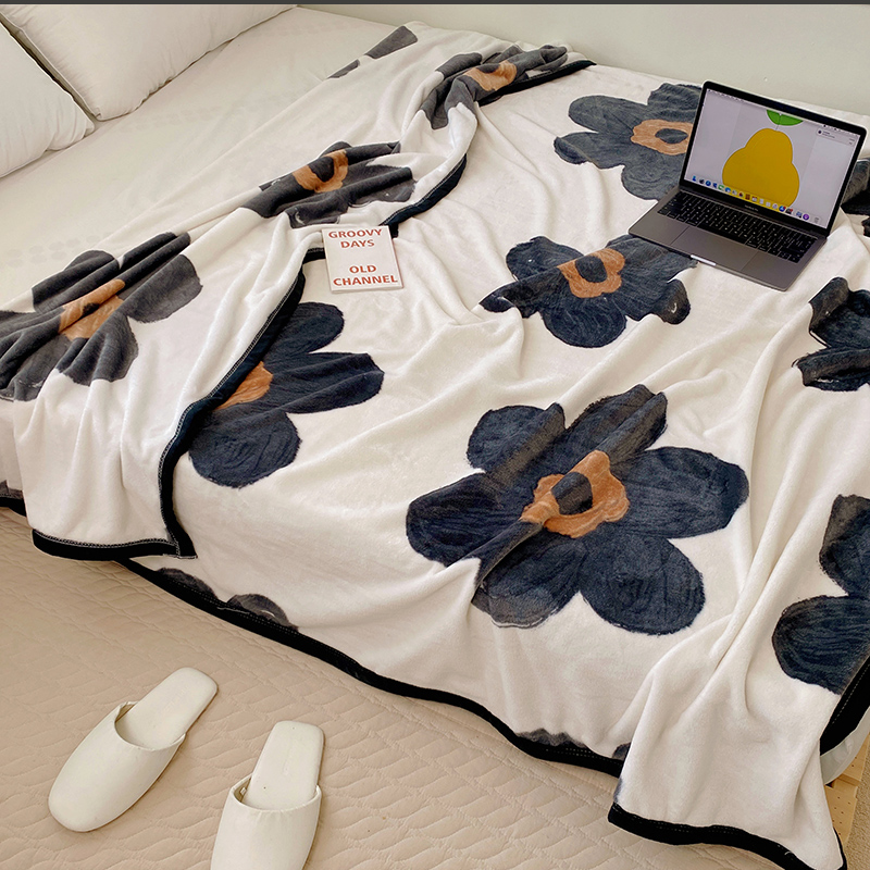 新款午睡毯卡通夏季空调毯学生毯牛奶