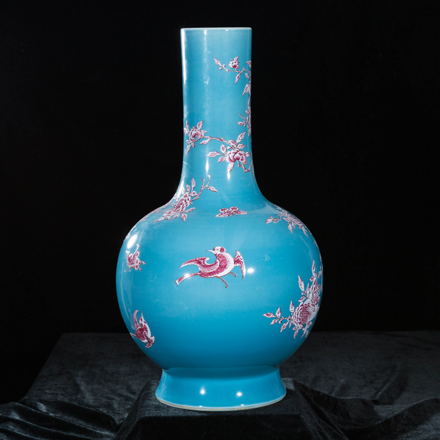 仿康熙粉彩堆白花鸟天球一对