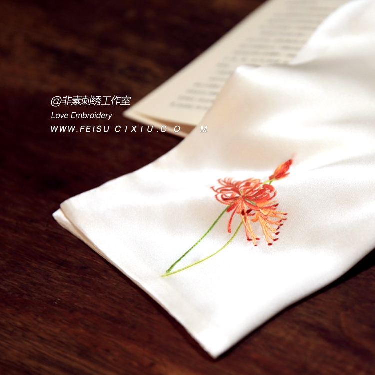 天猫￥79折后价￥59彼岸花t恤曼珠沙华图案短袖刺绣四叶草体恤古风