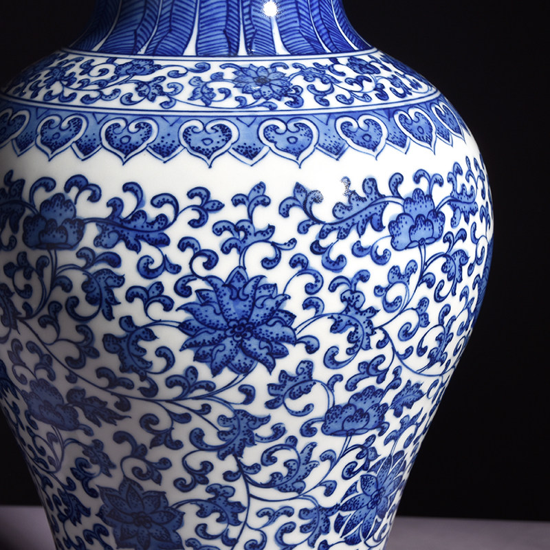 青花缠子莲鱼尾瓶 景德镇陶瓷中级技师陶瓷彩绘 冯成作品