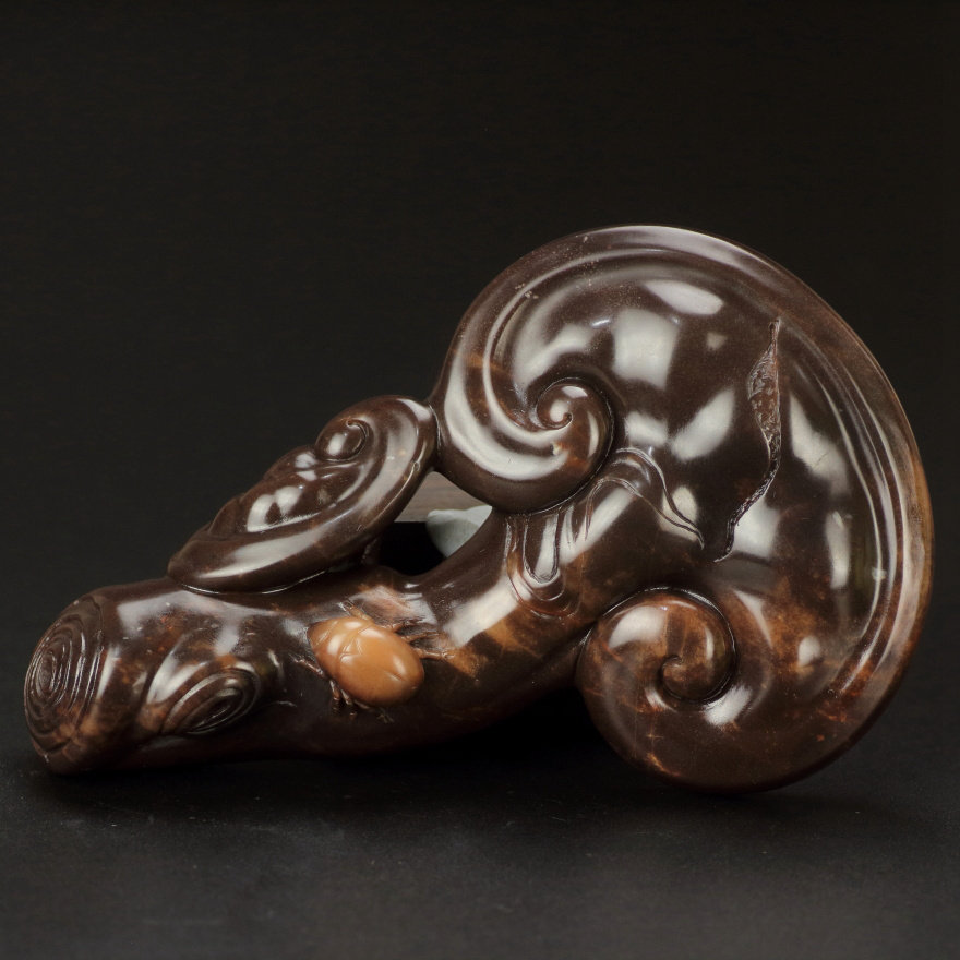 金沙月尾紫石灵芝大把件217.3g