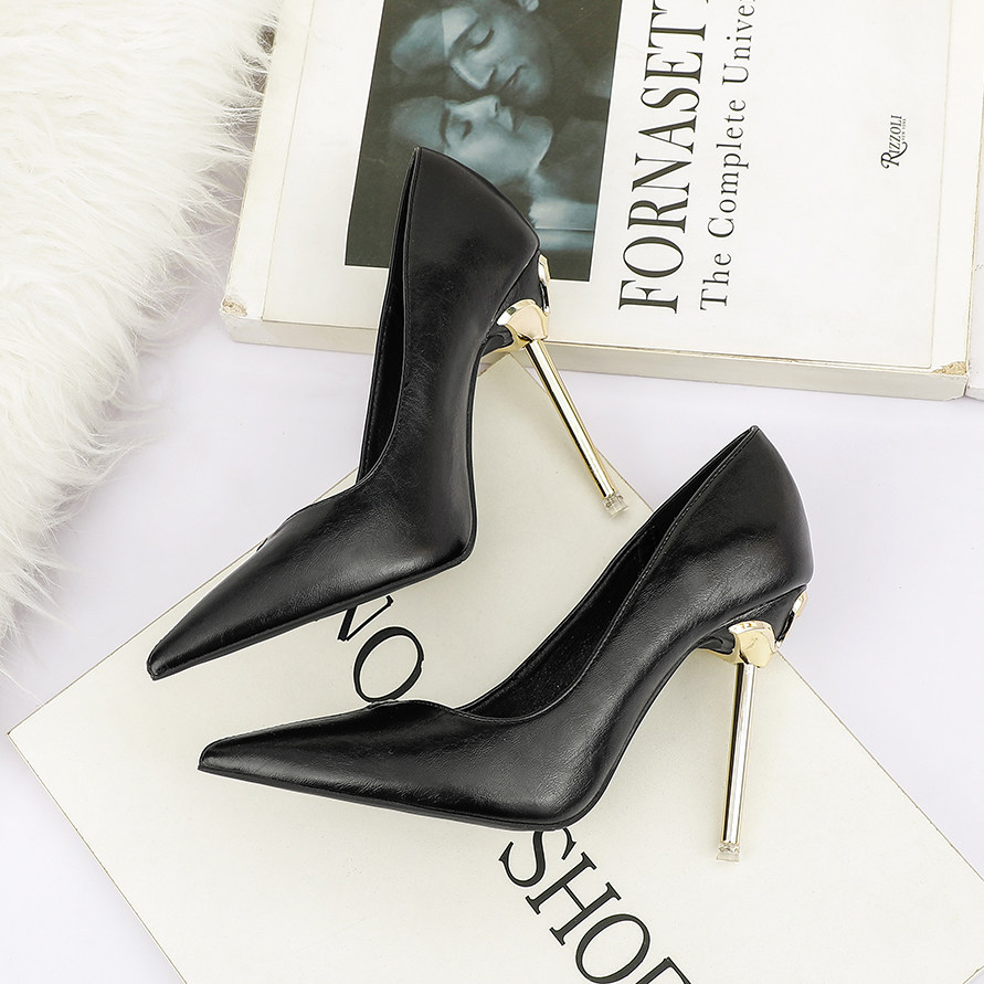 isme女鞋的优惠券大全—黑色职业金属跟超细跟高跟鞋女尖头网红名媛鞋