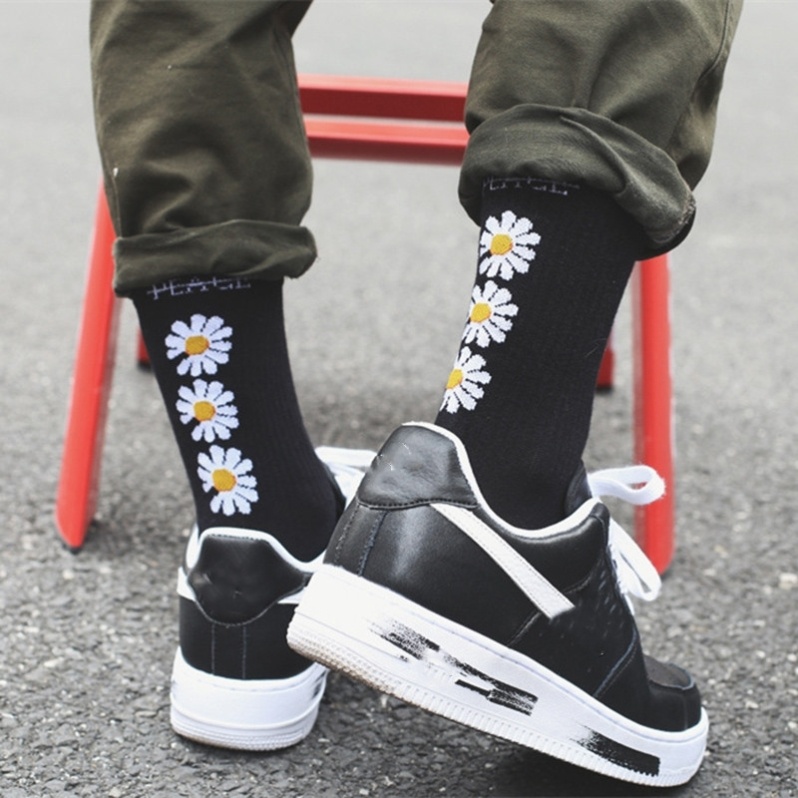 Medium hose Autumn and winter the republic of korea HyunA Street beat Stockings winter Four seasons Daisy flowers Stockings Basketball Socks College windin the Lingerie/Men's underwear/Tracksuit , Sock/Bottoming socks/Stockings/Legs socks category - from Buy2taobao.com to provide professional Taobao agent buy service