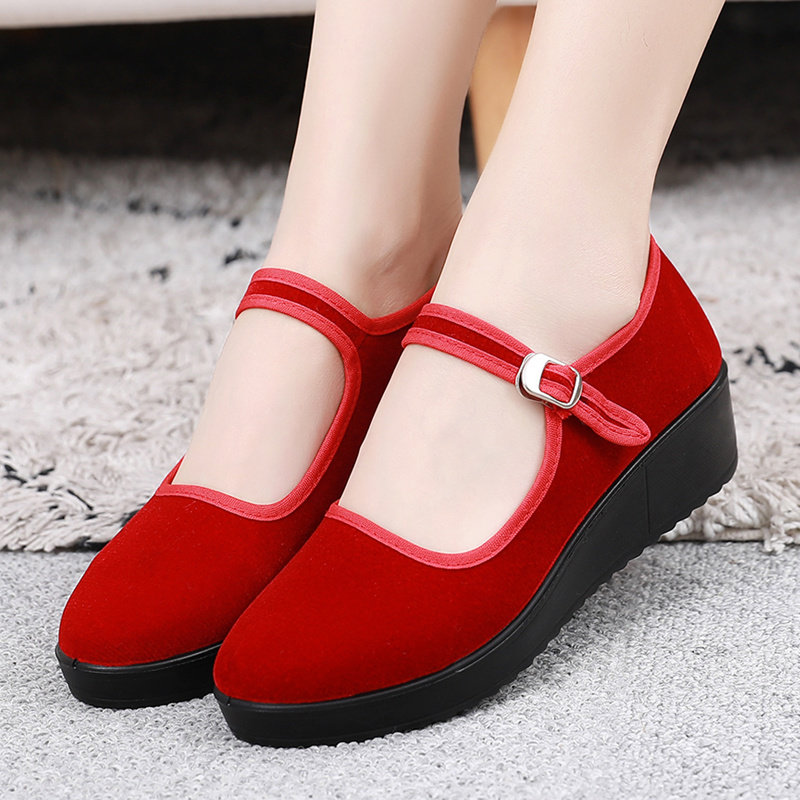 加厚松糕底女老北京布鞋酒红色妈妈广场舞蹈鞋浅口女鞋搭扣工作鞋