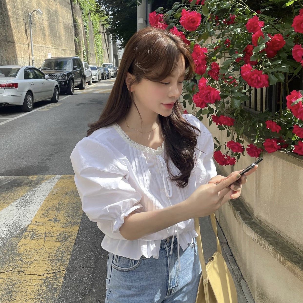 甜美小衫 花边泡泡袖上衣