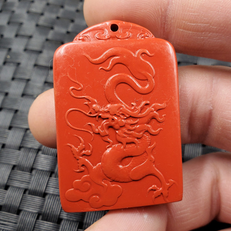 玉石挂件朱砂生肖龙挂件红色玉龙吊坠鸡血红龙牌吊坠项链坠玉坠