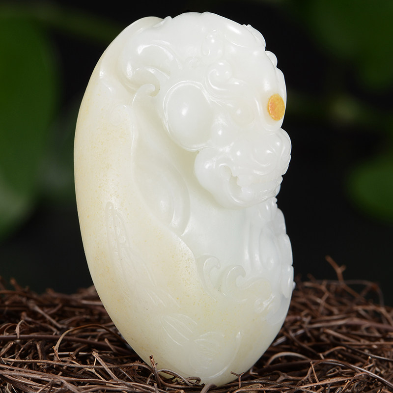 【三色巧雕】玉雕大师黄铭工作室作品 和田玉三色貔貅 109克
