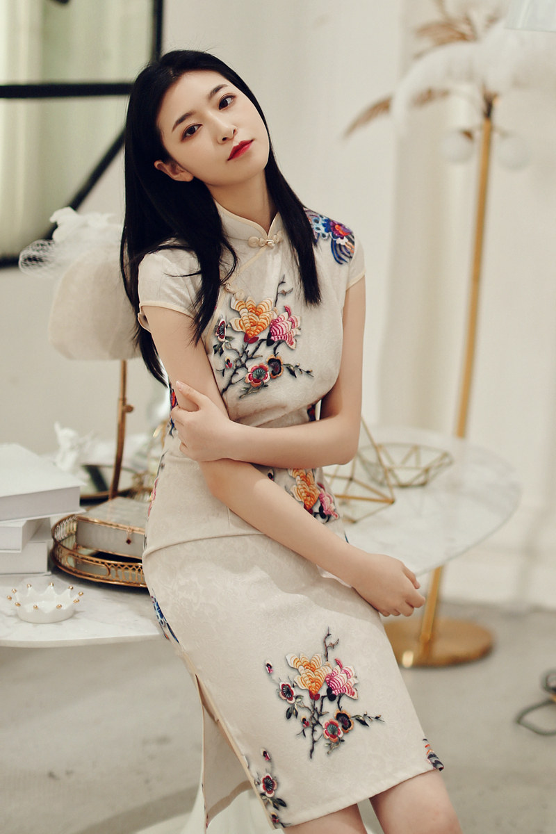 2019新款旗袍中长新式改良版日常中国风修身年轻款少女时尚连衣裙