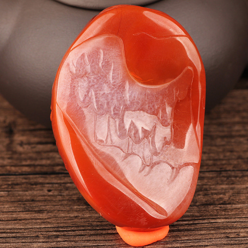 67.82g【俏色巧雕】狼头吊坠 色艳红润 狼图腾 精品南红玛瑙挂件